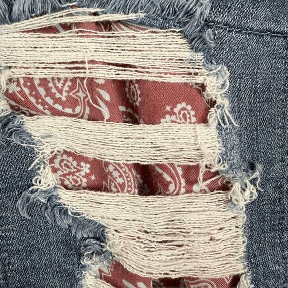 Rock & Republic Hula Denim Shorts Distressed Bandana Print Size 12 - Picture 4 of 13